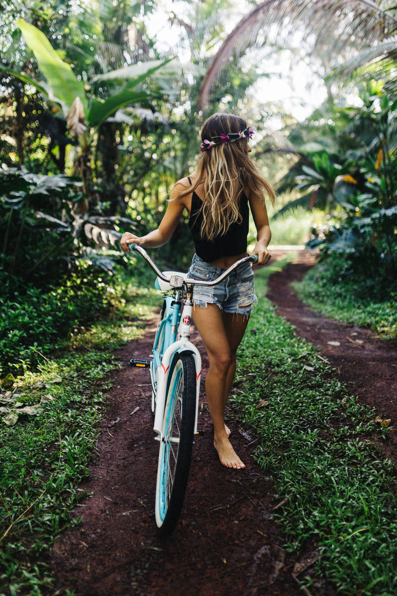 Modern And Minimal Living Room Decor